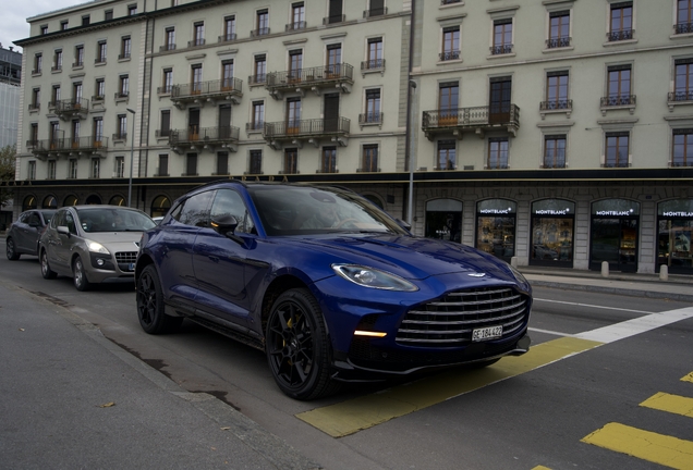 Aston Martin DBX707