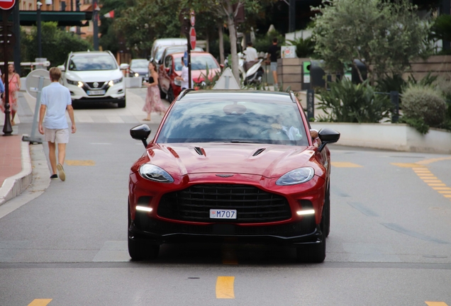 Aston Martin DBX707