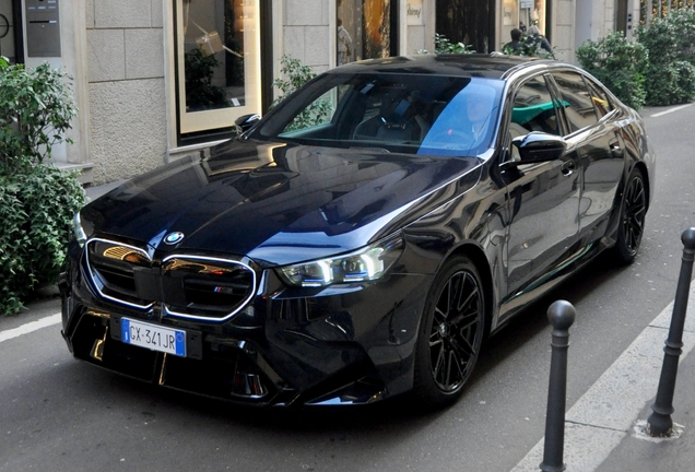BMW M5 G90