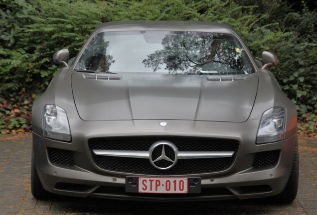 Mercedes-Benz SLS AMG