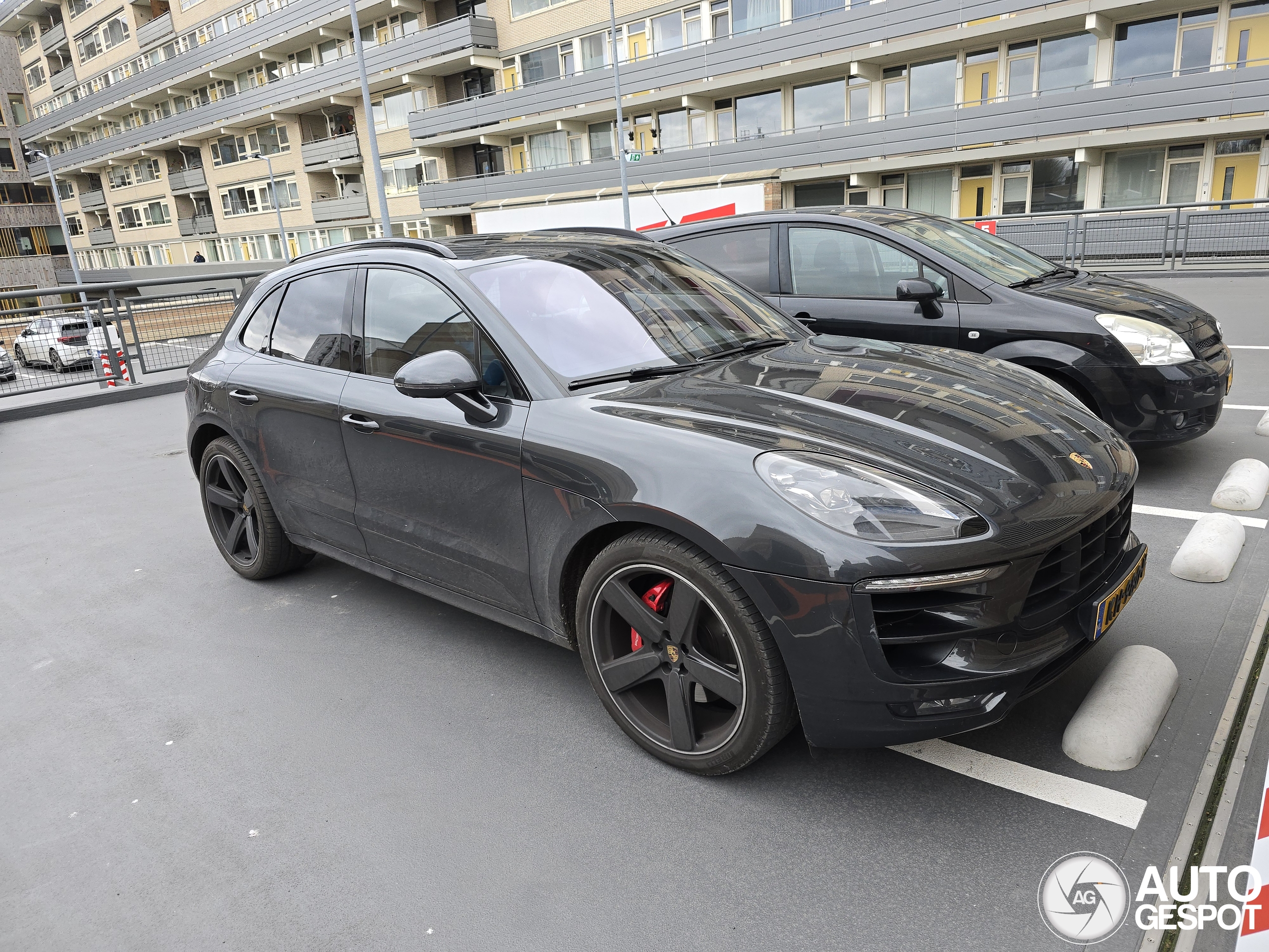 Porsche 95B Macan GTS