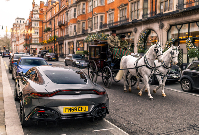 Aston Martin V8 Vantage 2018