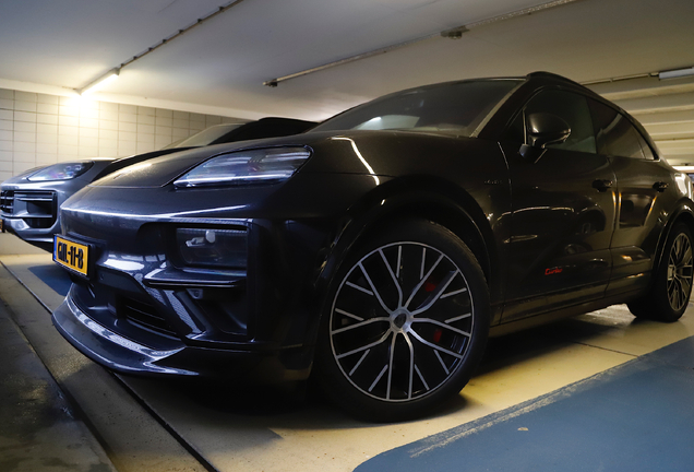 Porsche Macan EV Turbo
