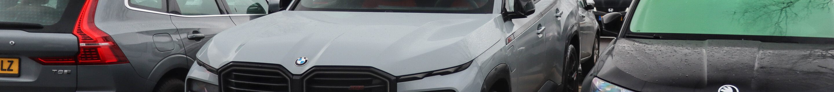 BMW XM G09 Label Red