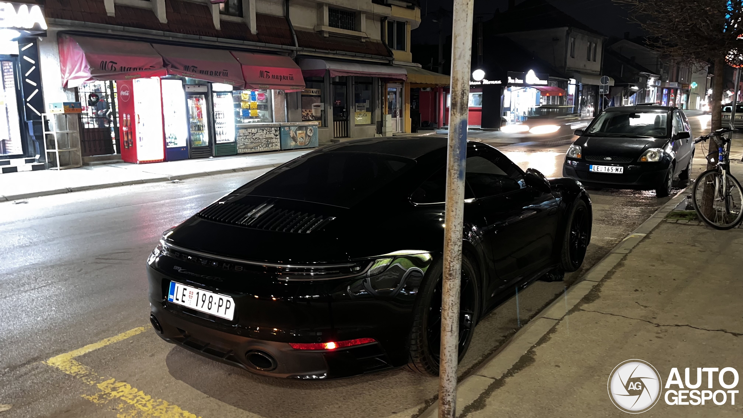 Porsche 992 Carrera 4 GTS