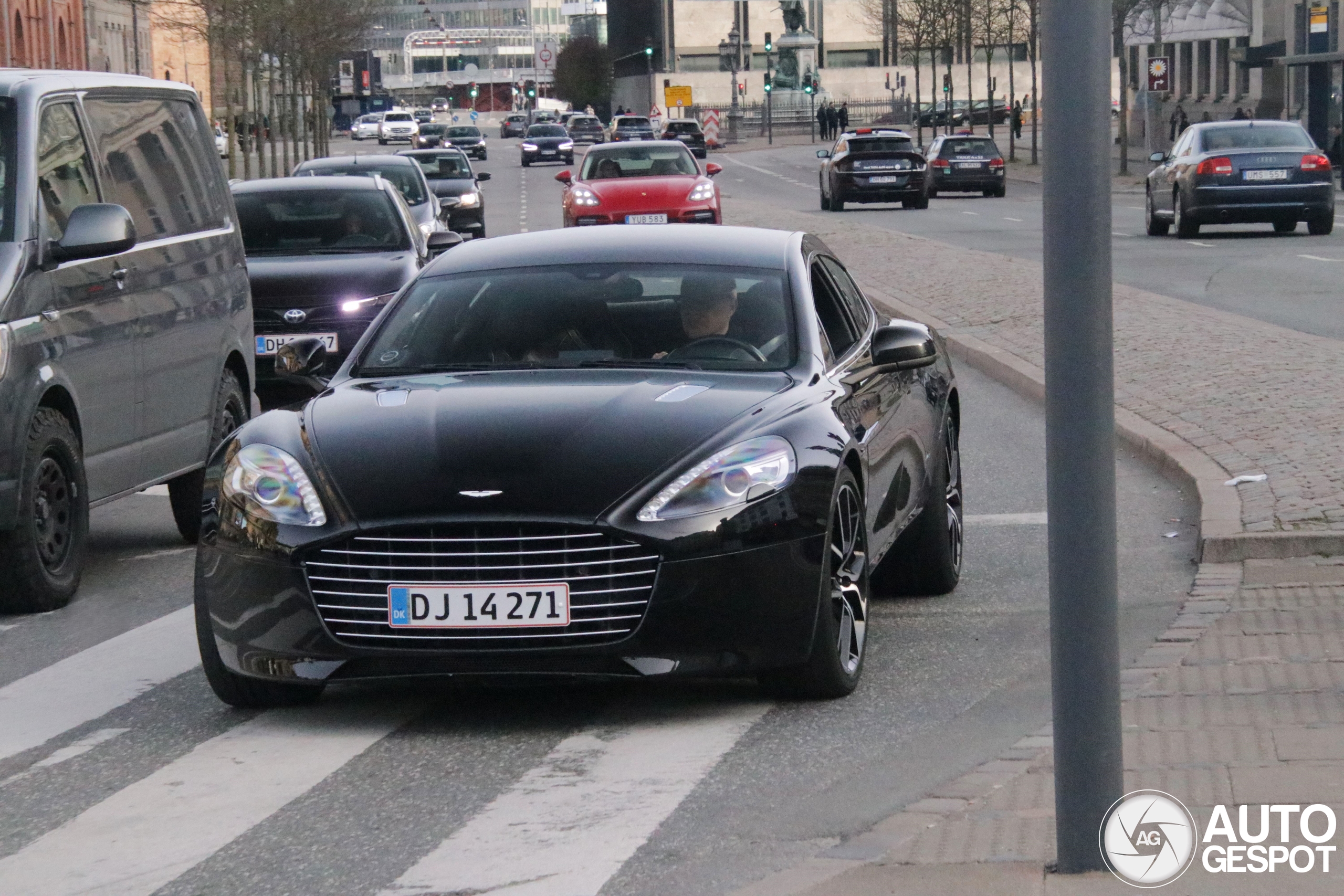 Aston Martin Rapide S