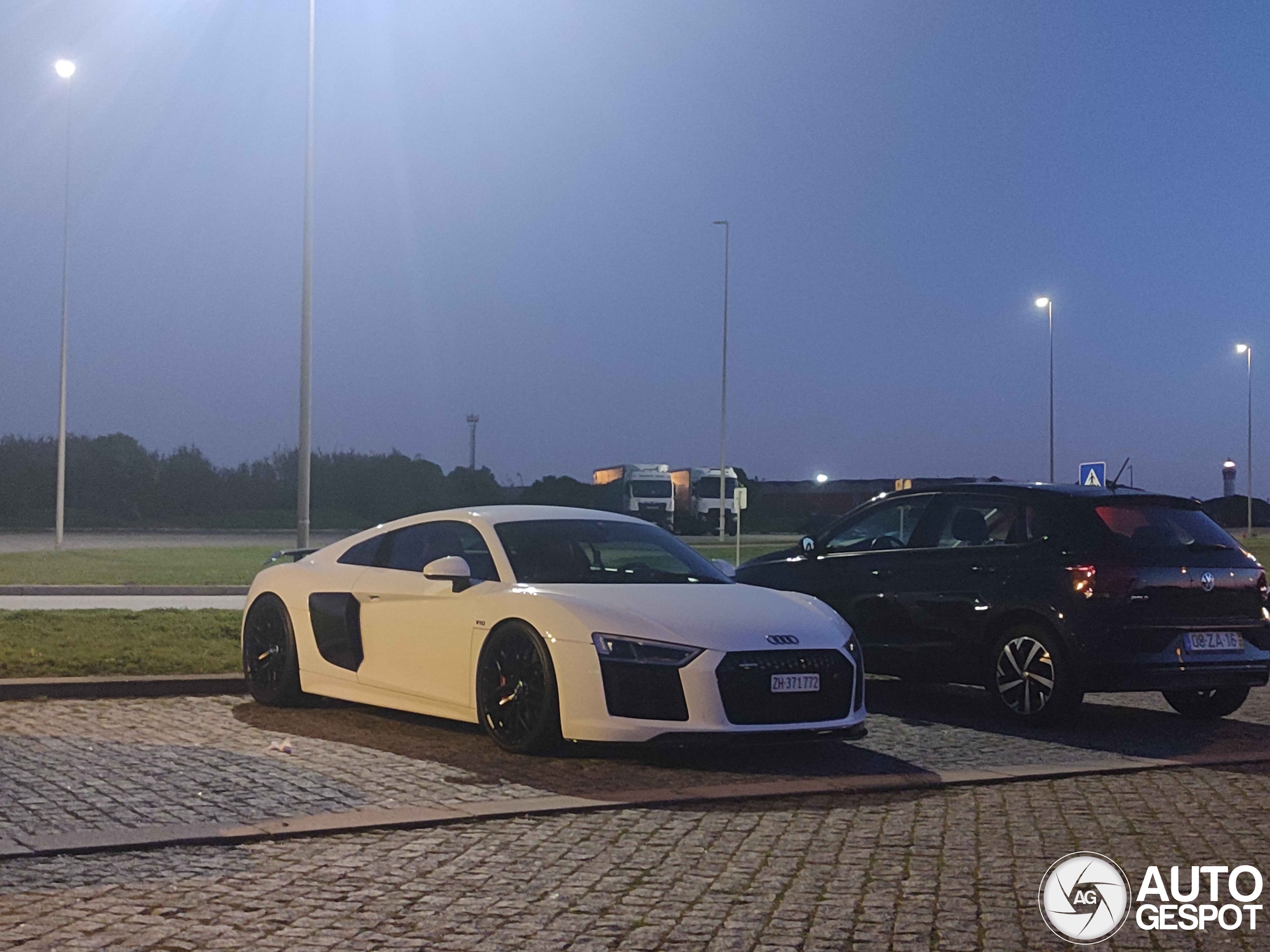 Audi R8 V10 Plus 2015