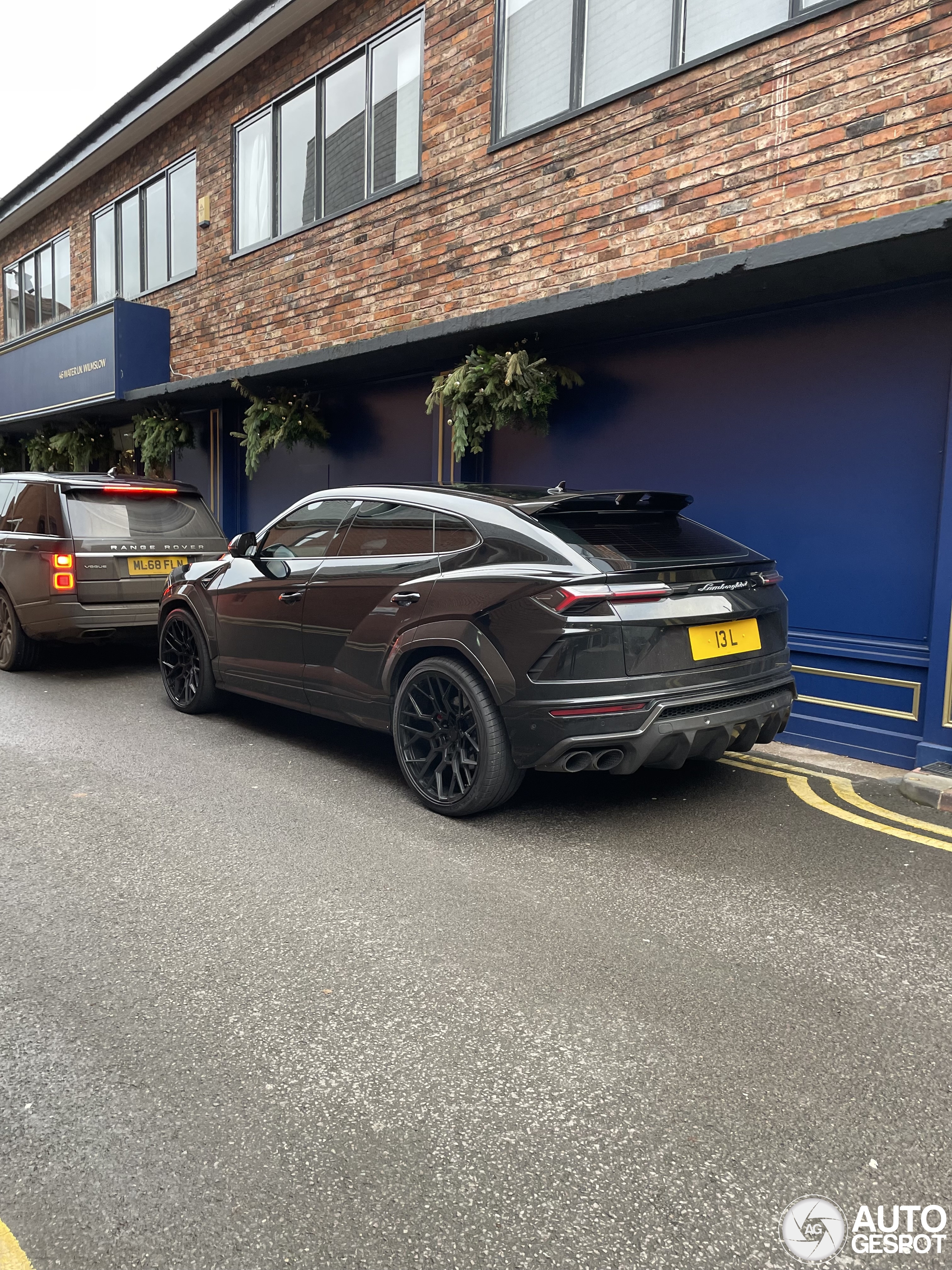 Lamborghini Urus Nero Design