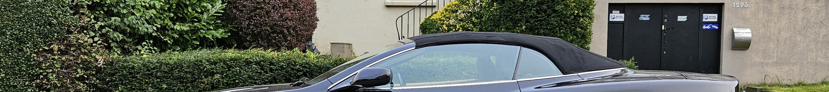 Aston Martin DB9 Volante