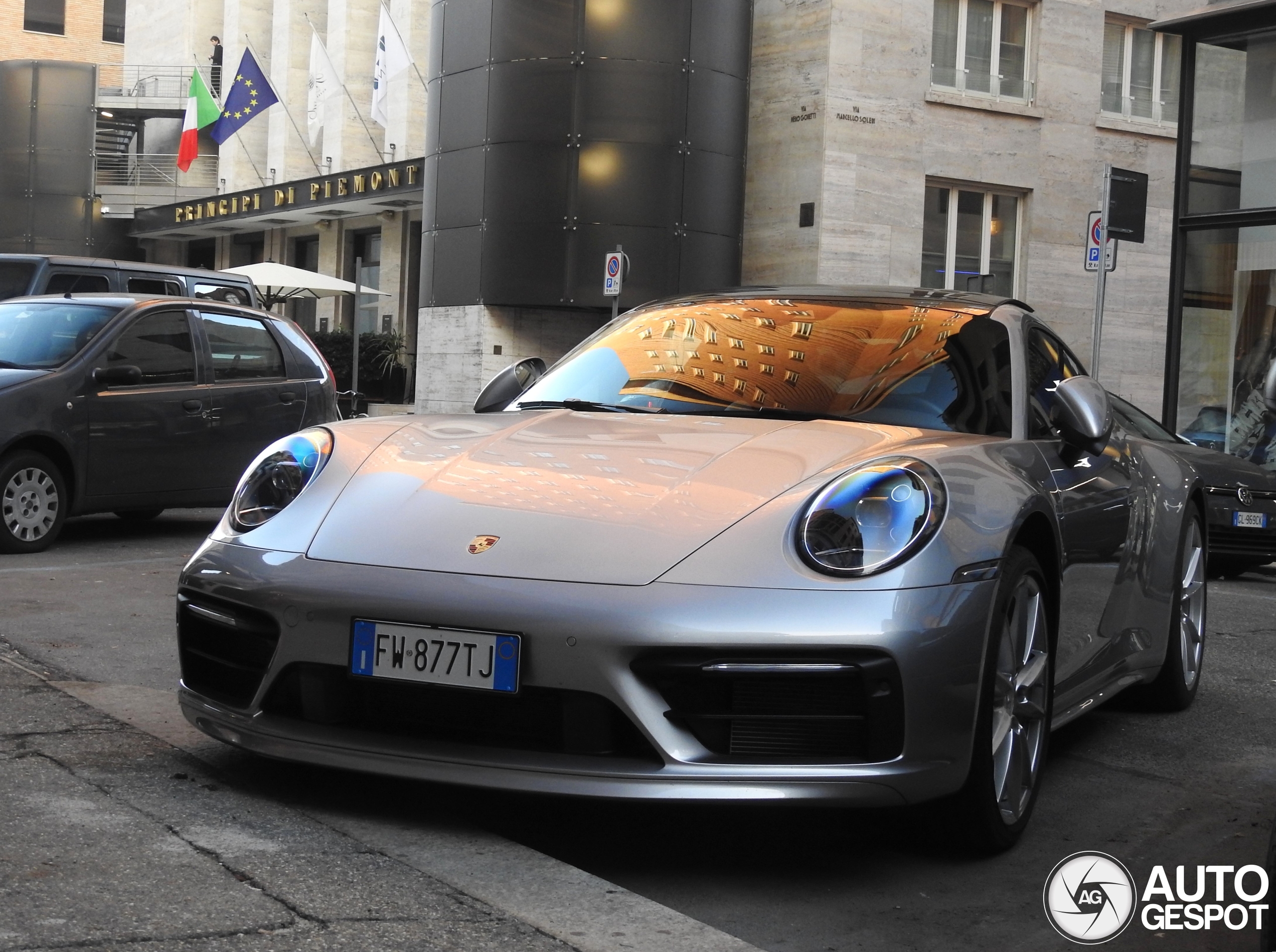 Porsche 992 Carrera 4S
