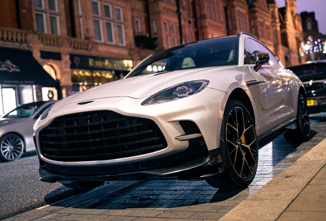 Aston Martin DBX707