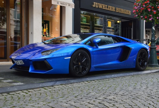 Lamborghini Aventador LP700-4