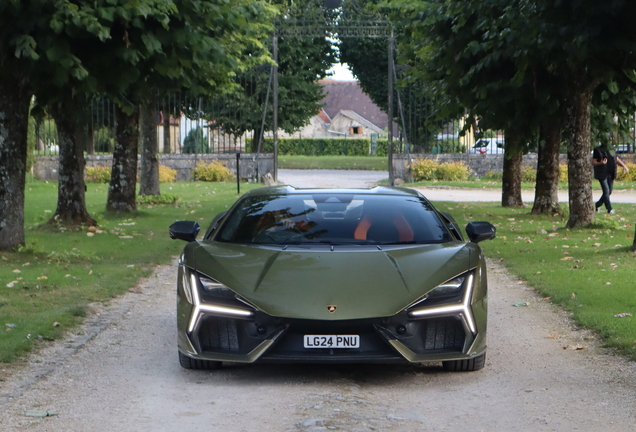Lamborghini Revuelto
