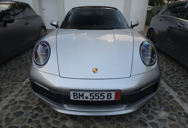 Porsche 992 Carrera 4S