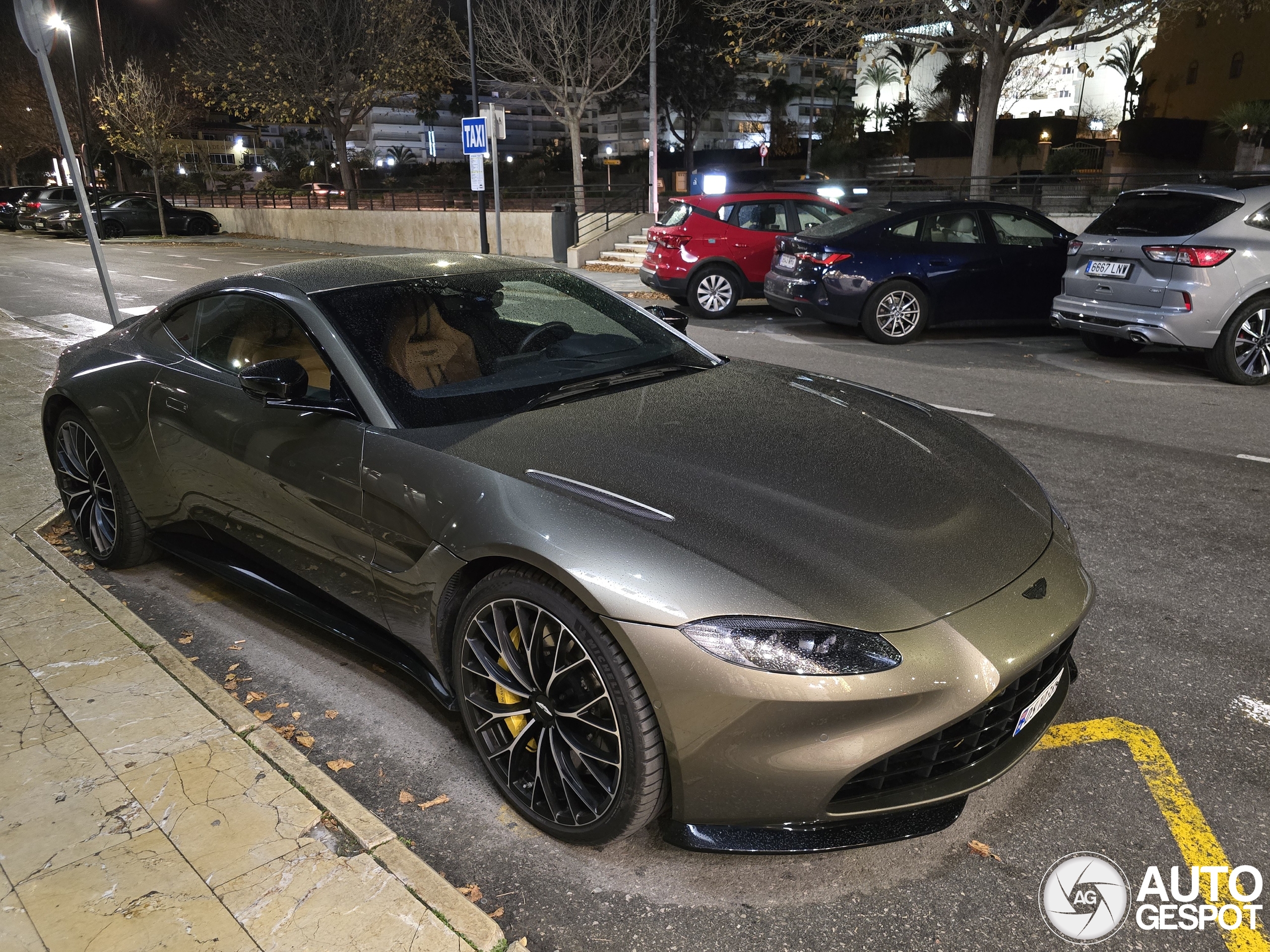 Aston Martin V8 Vantage 2018