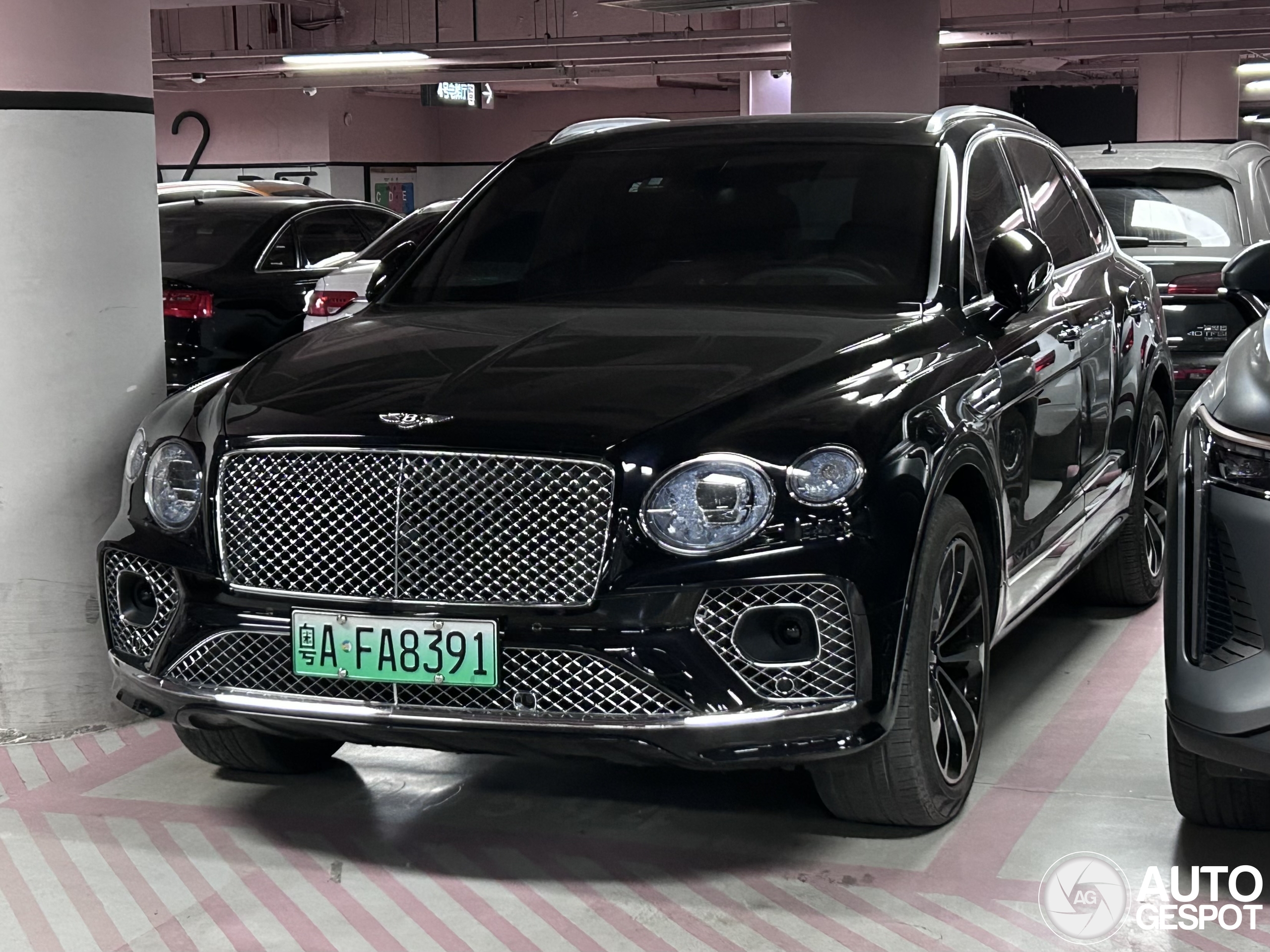 Bentley Bentayga Hybrid 2021