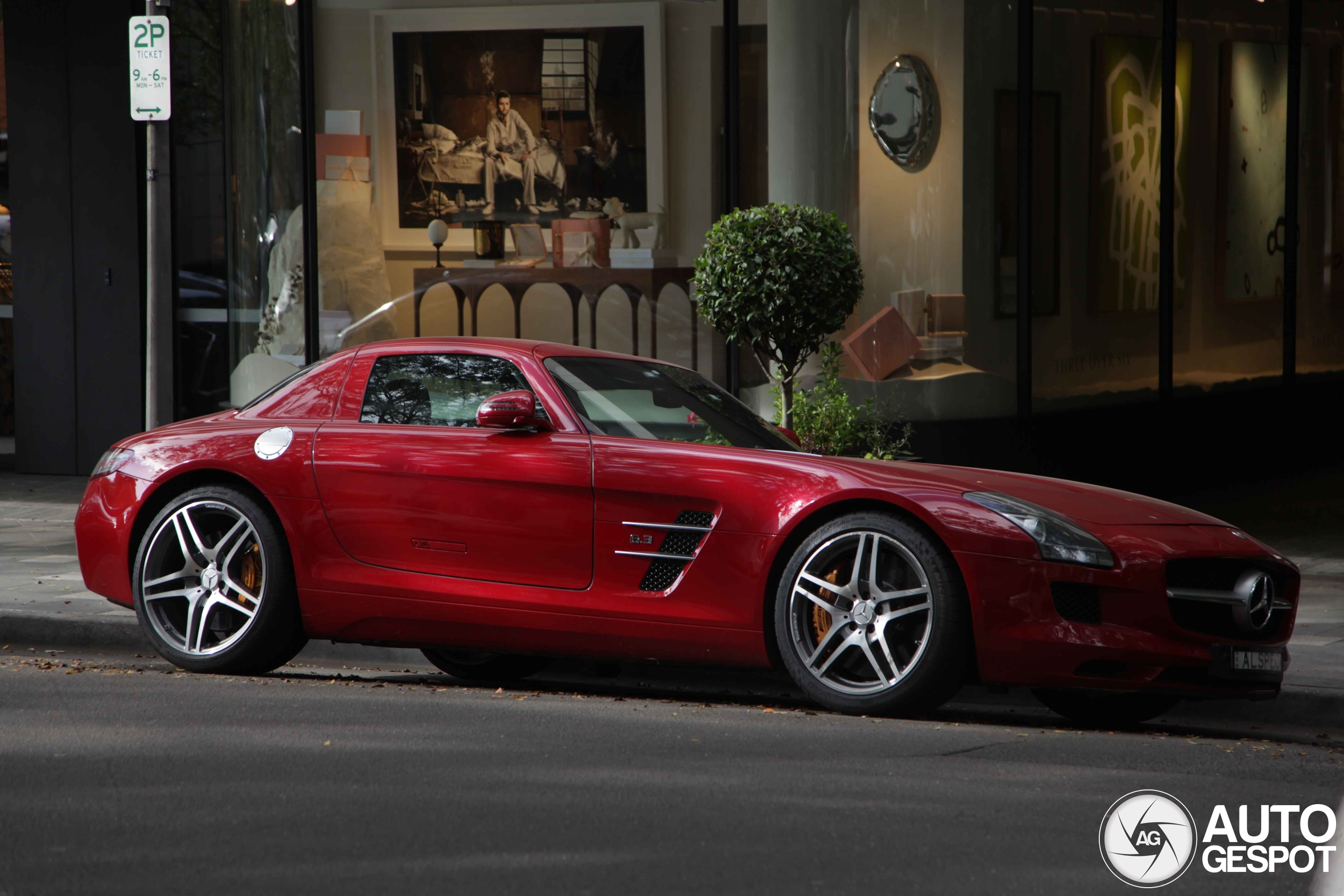 Mercedes-Benz SLS AMG