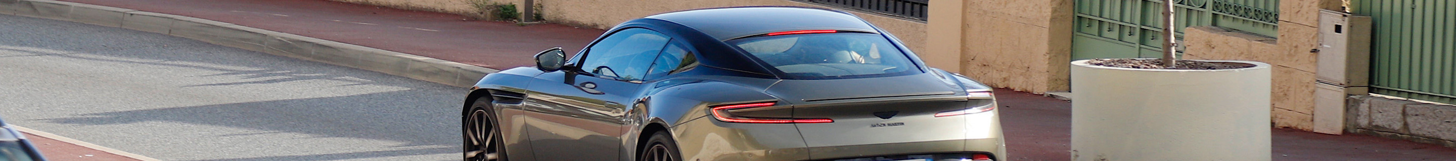 Aston Martin DB11 V8