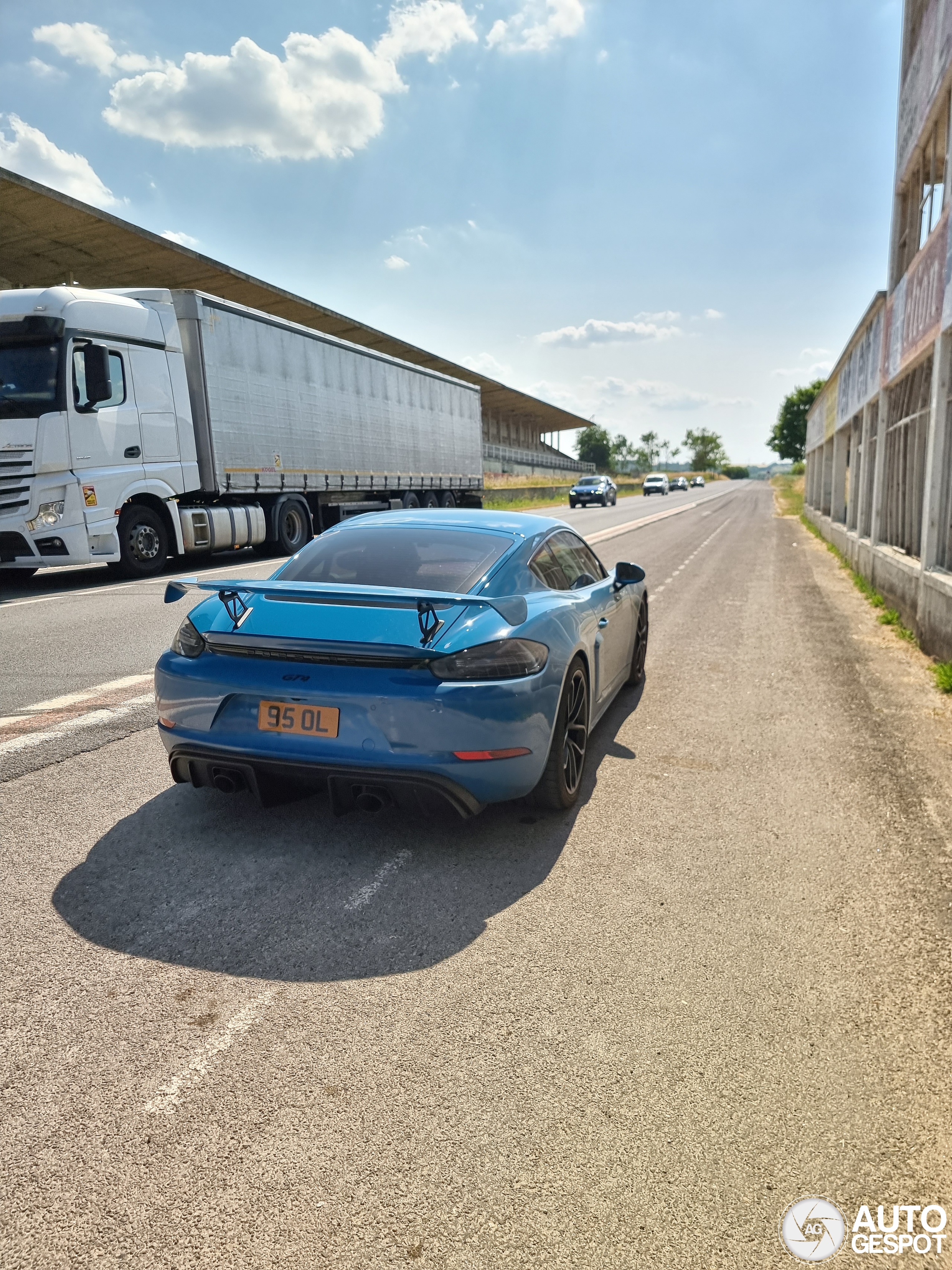 Porsche 718 Cayman GT4