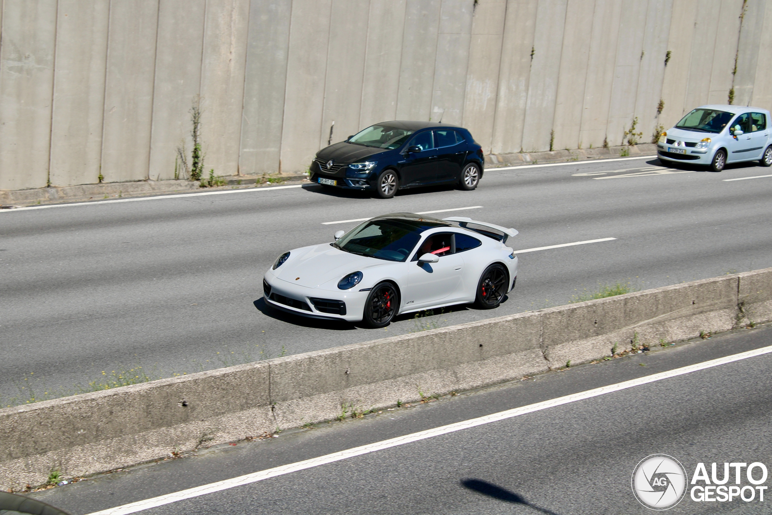 Porsche 992 Carrera 4 GTS