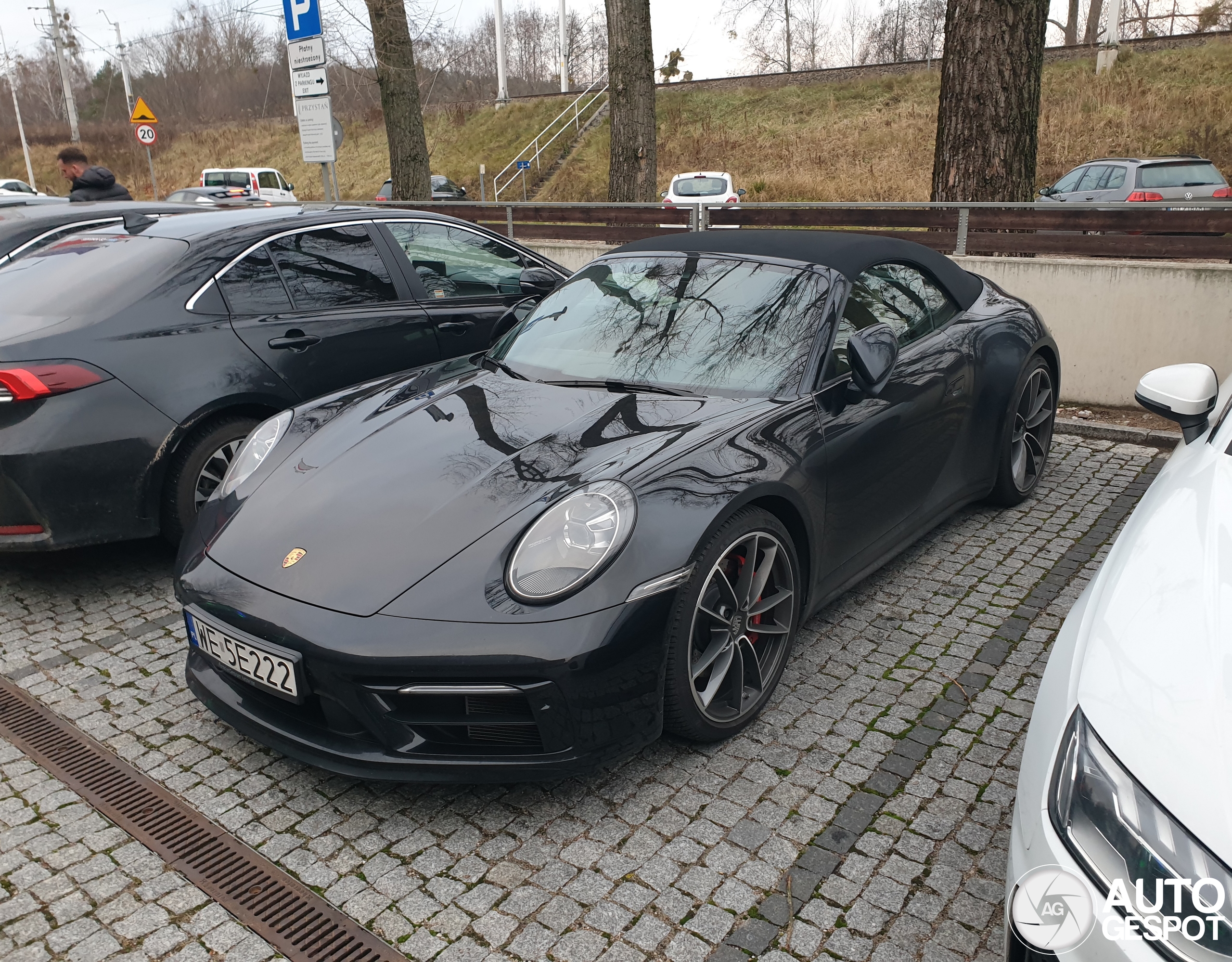 Porsche 992 Carrera 4S Cabriolet