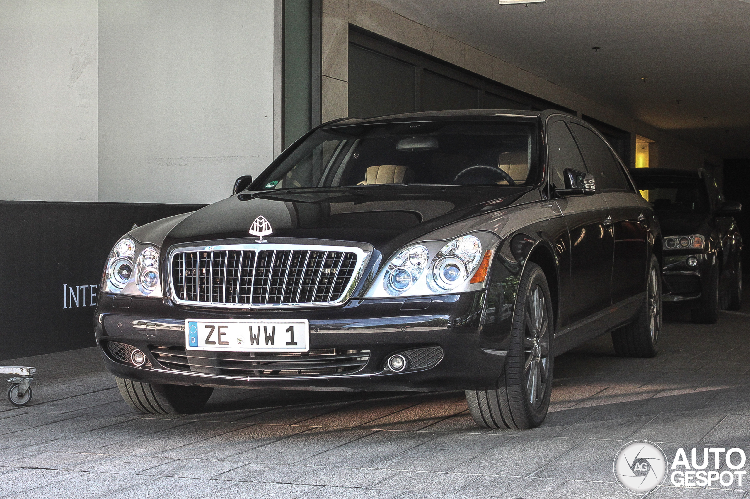 【超希少】MAYBACH 62 millennium 黒 シルバー MAYBACH 62 Millennium Black Silver 1/18 Rare Luxury Model