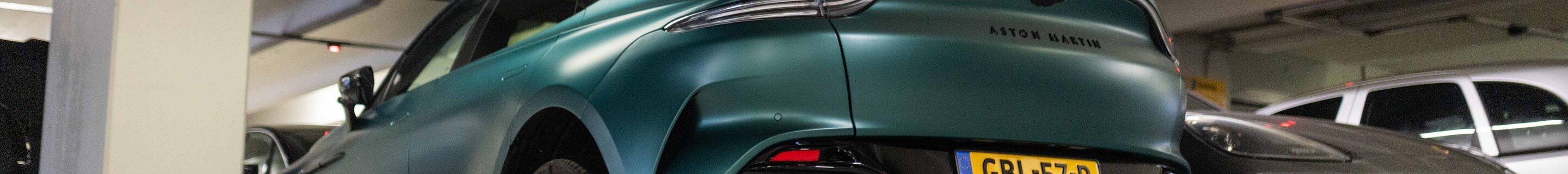 Aston Martin DBX707
