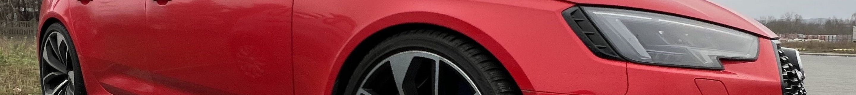Audi RS4 Avant B9