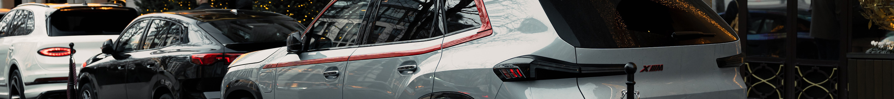BMW XM G09 Label Red