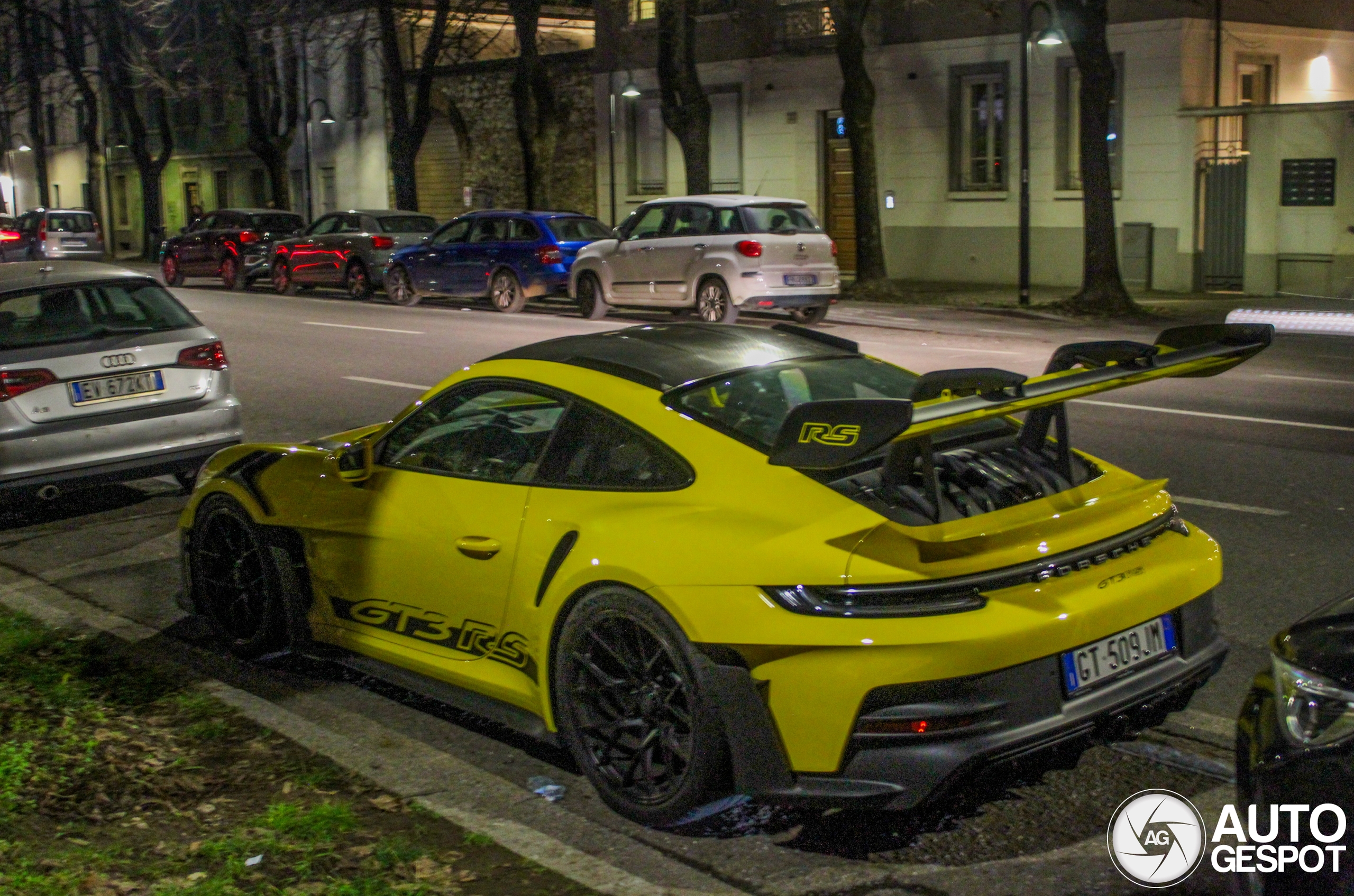 Porsche 992 GT3 RS Weissach Package