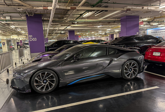 BMW i8