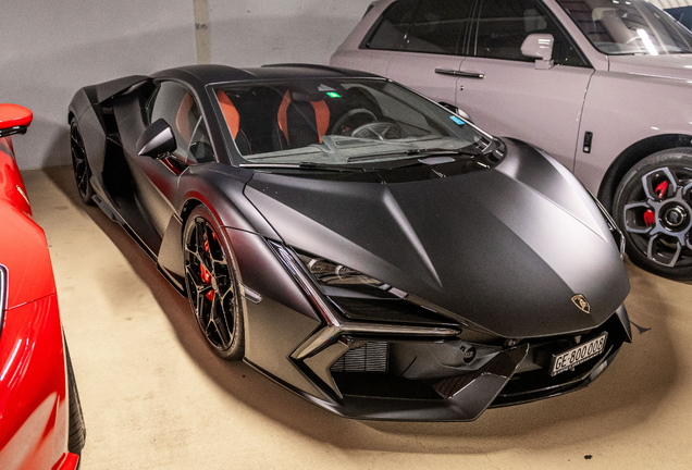Lamborghini Revuelto