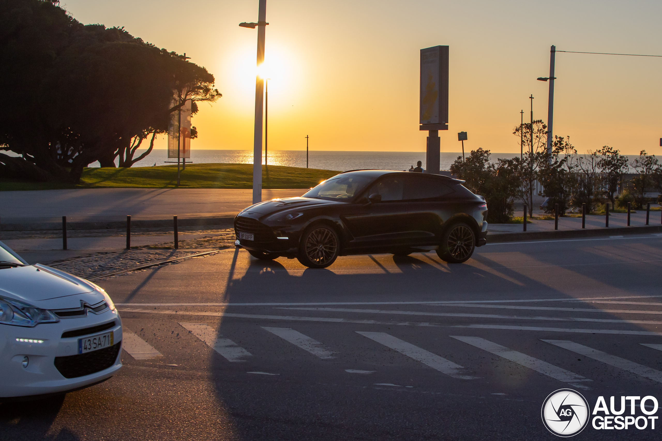 Aston Martin DBX707