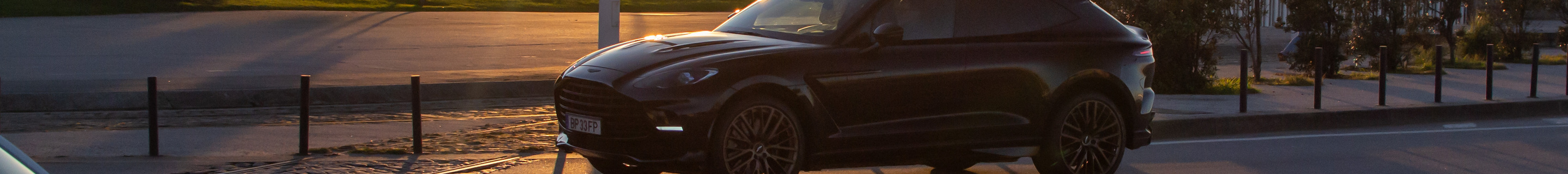 Aston Martin DBX707