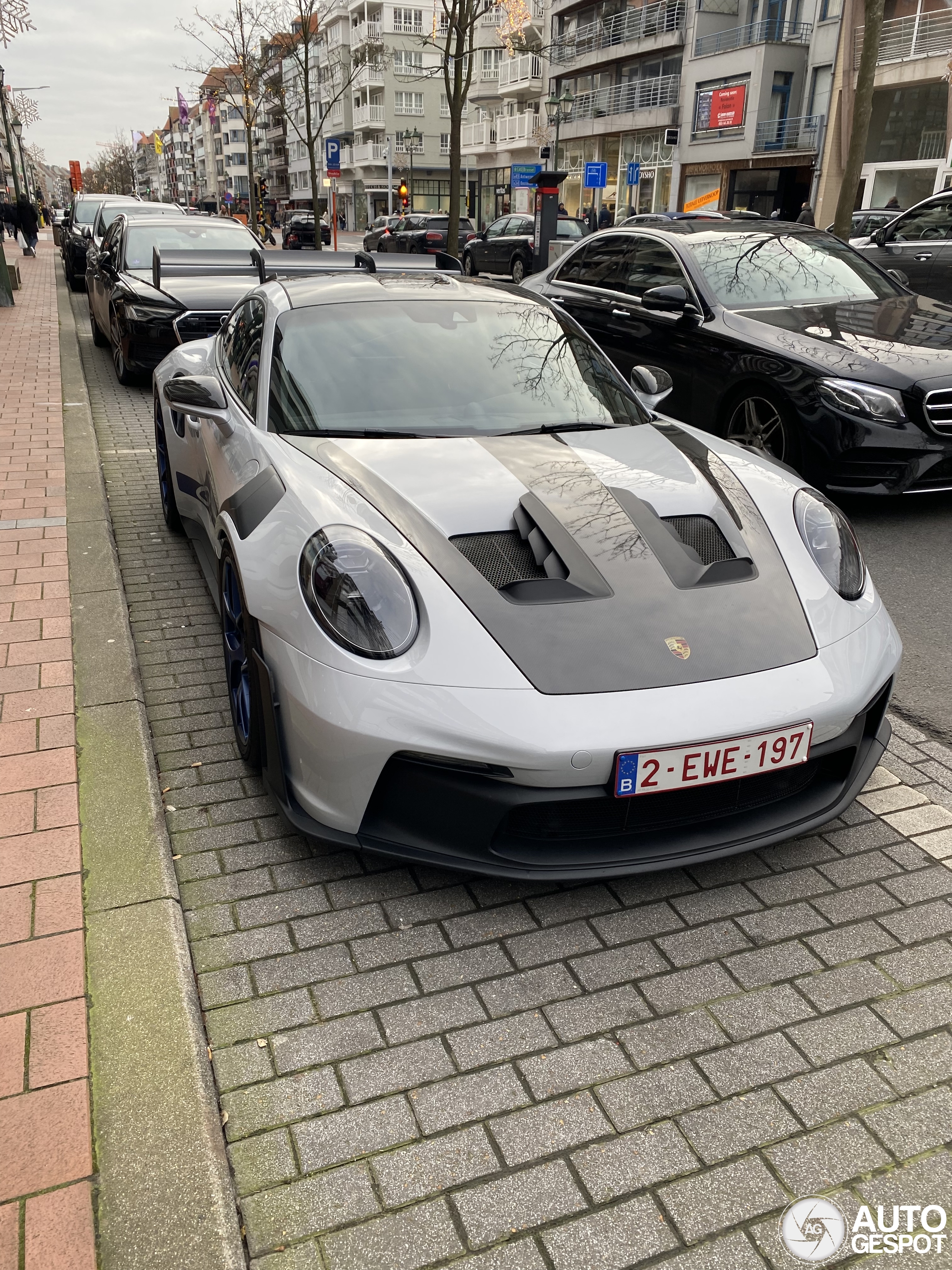 Porsche 992 GT3 RS Weissach Package