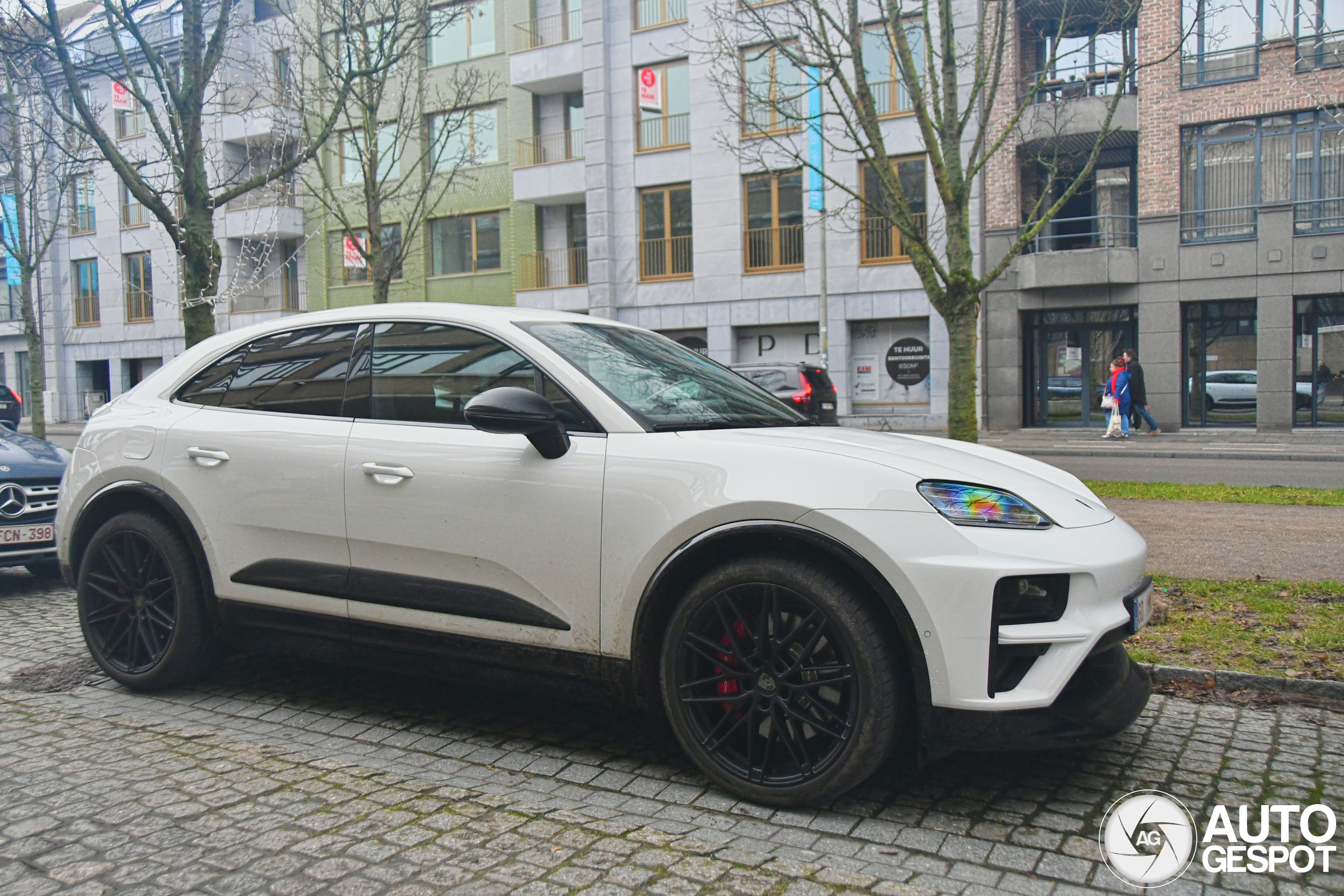 Porsche Macan EV Turbo