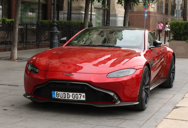 Aston Martin V8 Vantage 2018