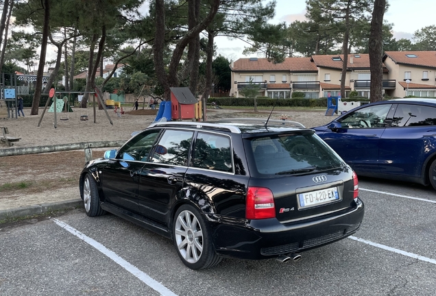 Audi RS4 Avant B5