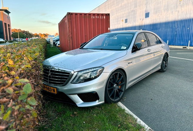Mercedes-Benz S 63 AMG V222
