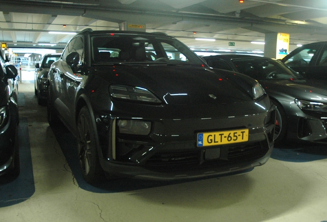 Porsche Macan EV Turbo