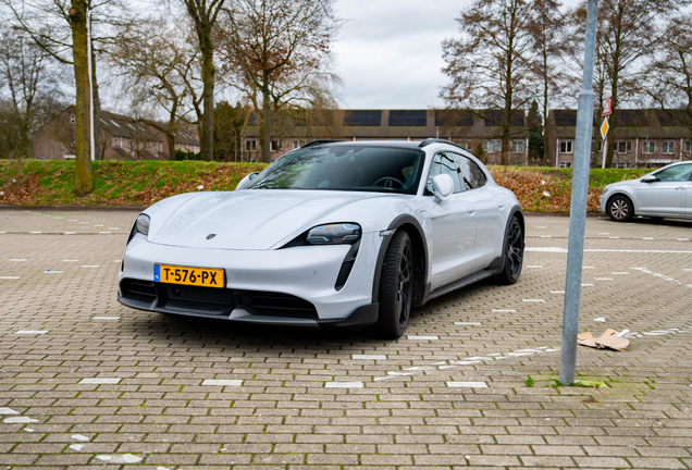 Porsche Taycan Turbo Cross Turismo