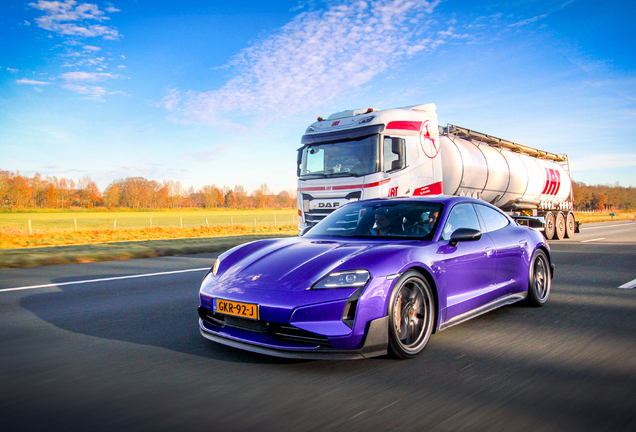 Porsche Taycan Turbo GT Weissach Package