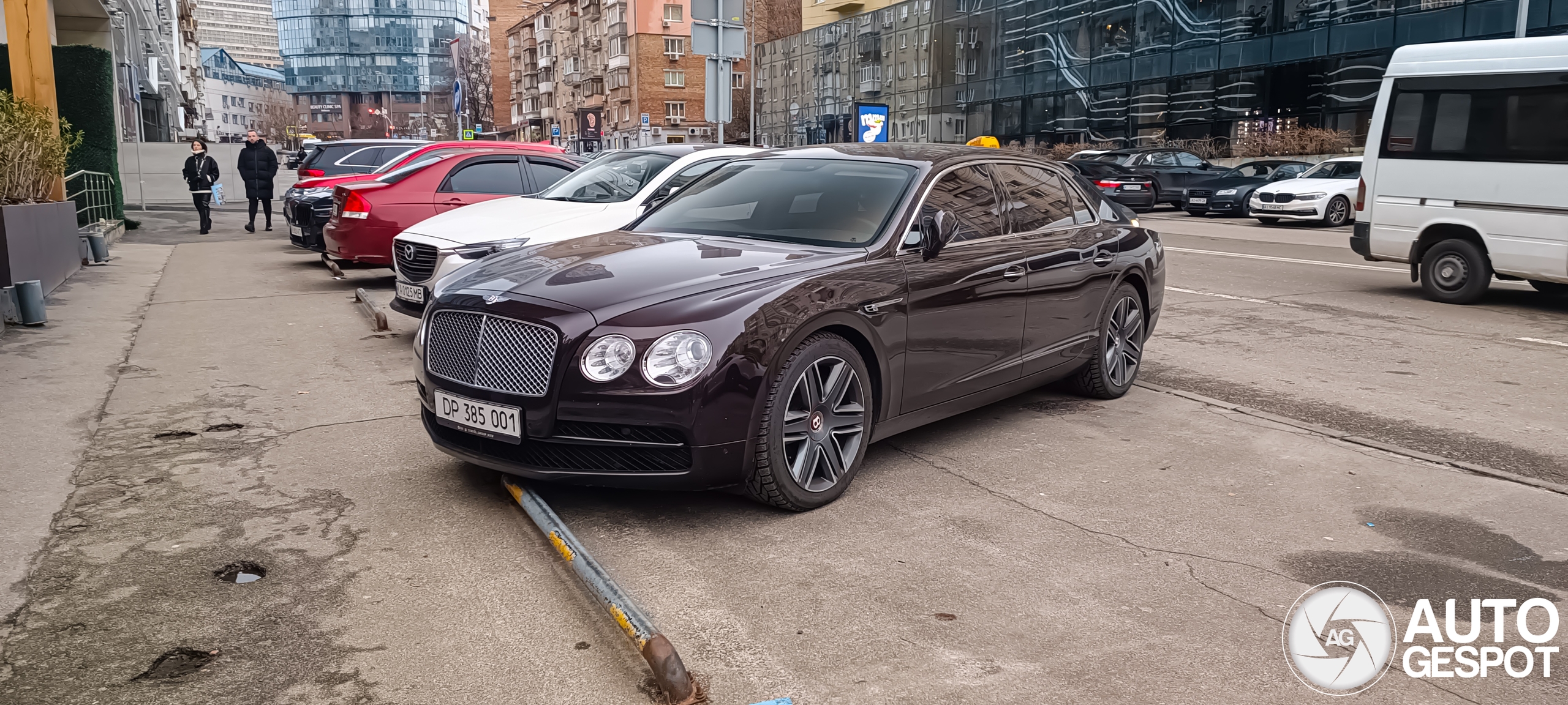 Bentley Flying Spur V8