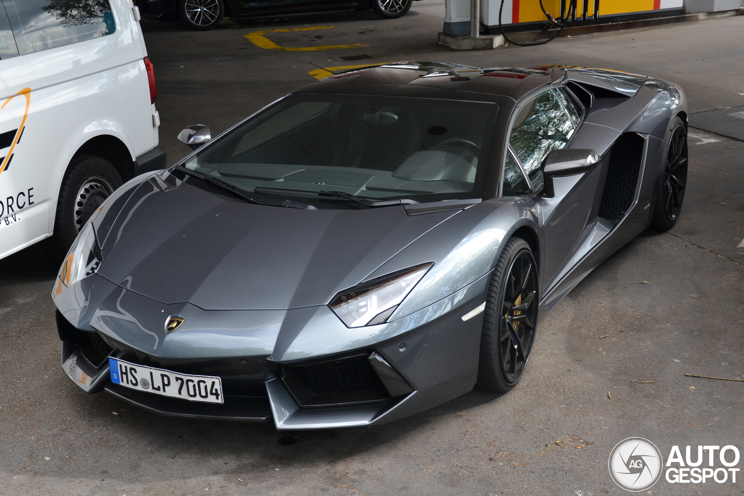 Aventador LP7004 Roadster 02 January 2025 Autogespot