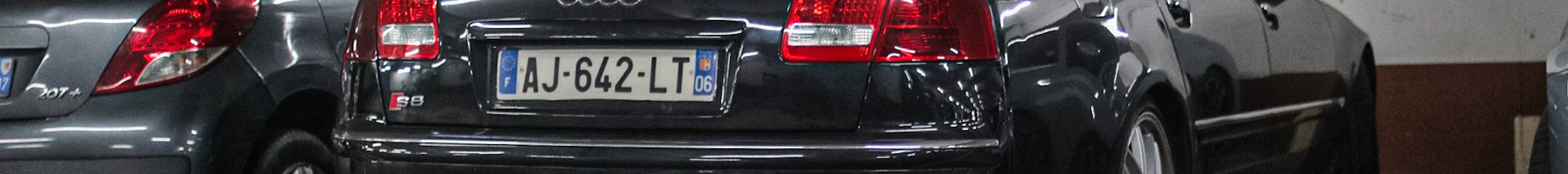 Audi S8 D3