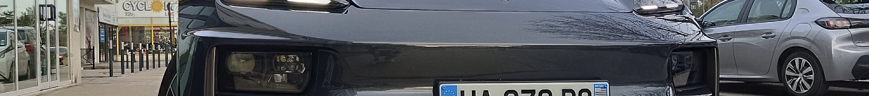 Porsche Macan EV Turbo
