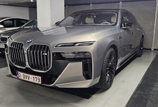 BMW M760e xDrive