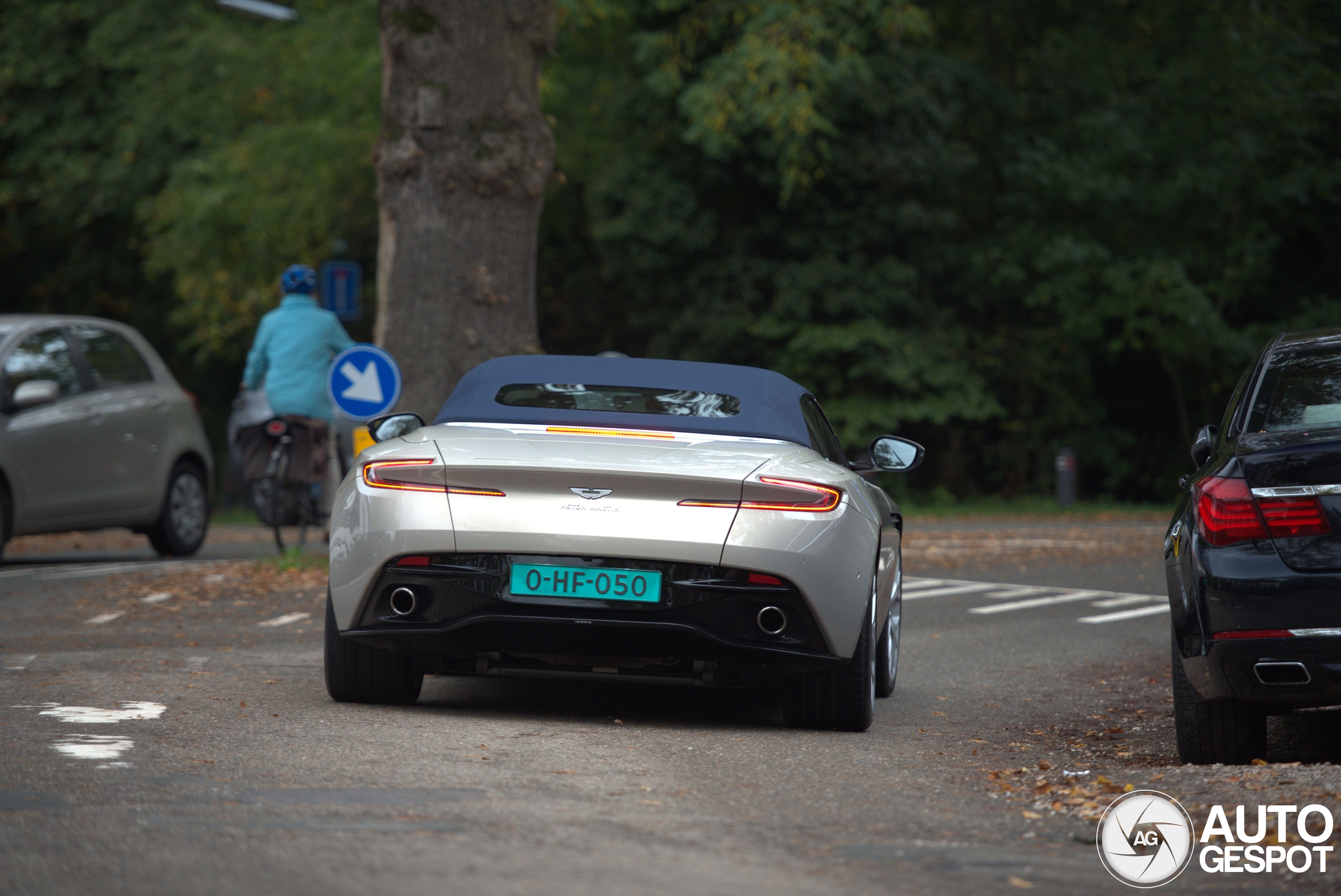 Aston Martin DB11 V8 Volante