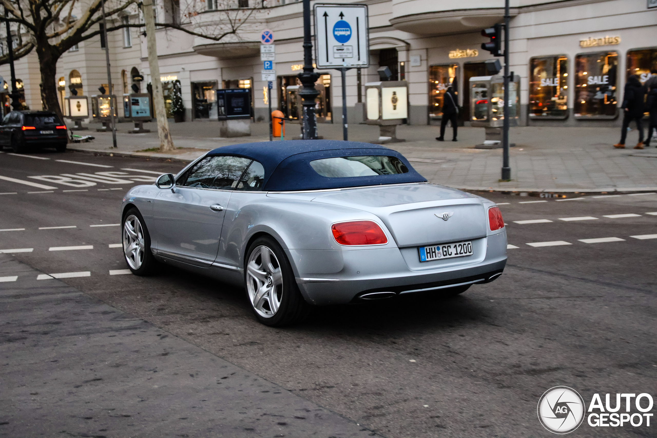 Bentley Continental GTC 2012
