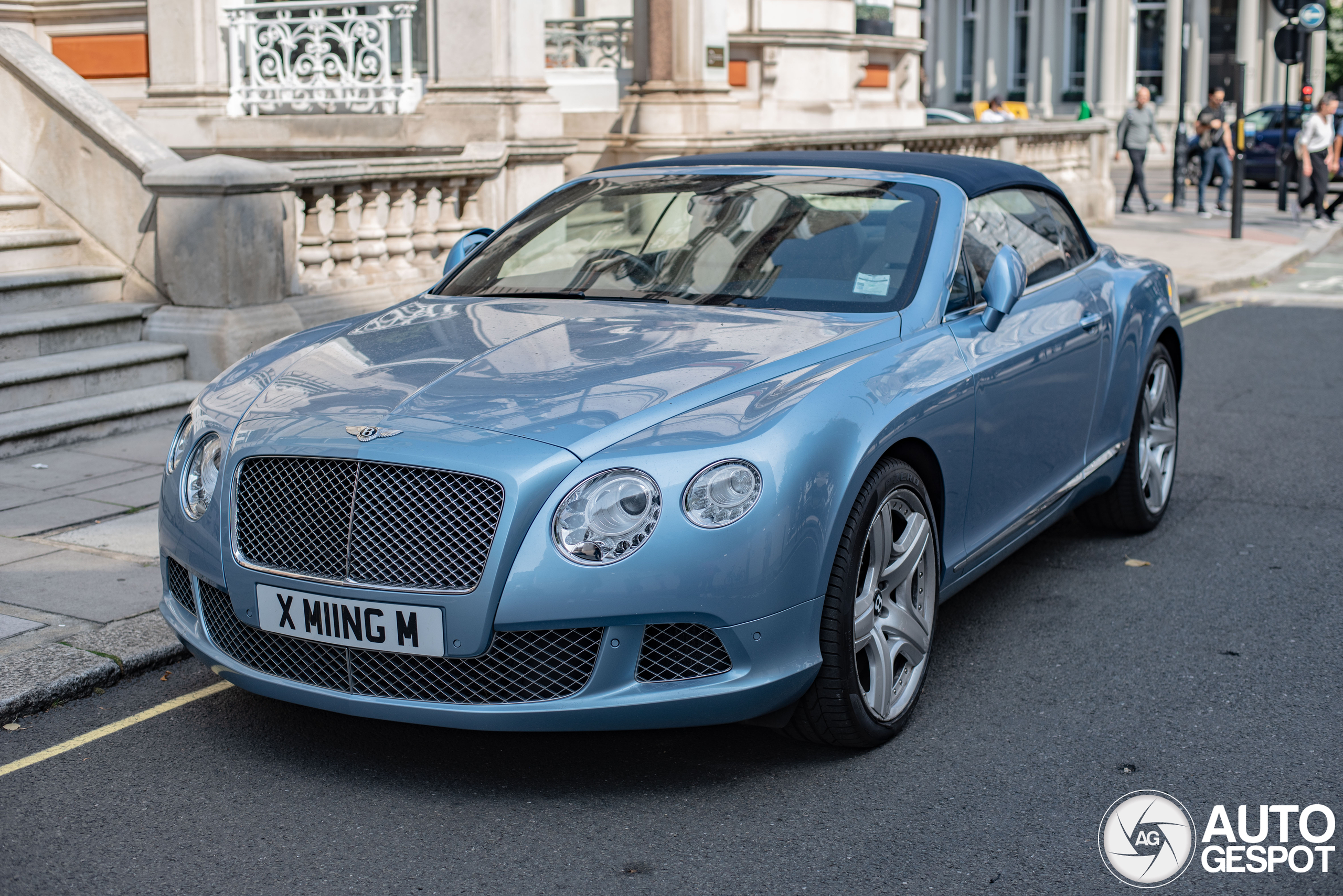 Bentley Continental GTC 2012